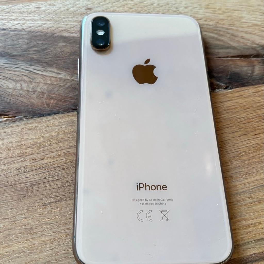 Verkaufe iPhone XS 64gb Gold, das Handy ist gebraucht aber noch normal funktionstüchtig und sehr sauber