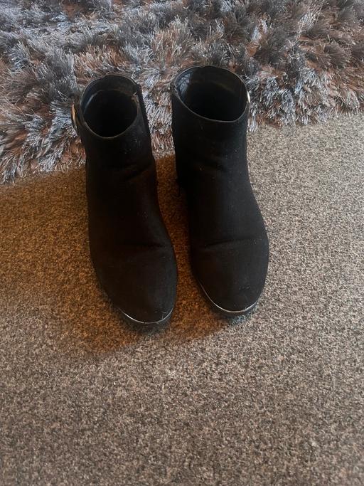 Buy & Sell South Yorkshire Barnsley - Photos for Black ankle boot size 4