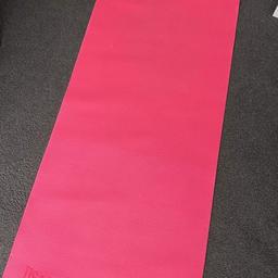 USA PRO Gymnastics/ Yoga  Mat. Ideal for someone that is learning gymnastics. Great piece of kit to have for training with. Cushioning mat. Also great item to use whilst doing Yoga. Good condition. B36 area. £6.