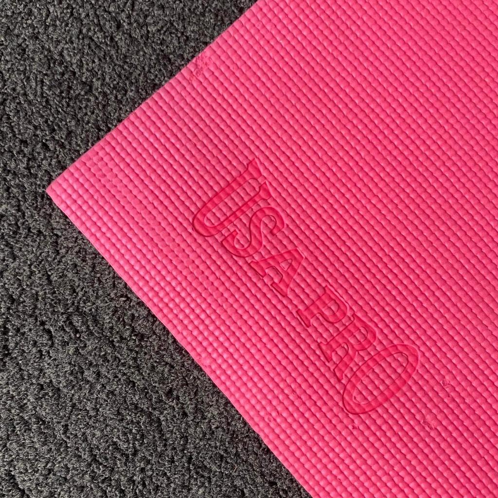 USA PRO Gymnastics/ Yoga Mat. Ideal for someone that is learning gymnastics. Great piece of kit to have for training with. Cushioning mat. Also great item to use whilst doing Yoga. Good condition. B36 area. £6.