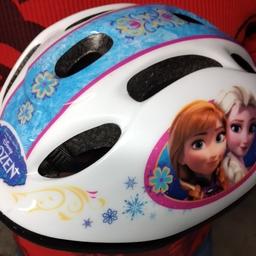 Verkaufe hier einen schönen
Kinder Fahrradhelm von Frozen
(Elsa& Anna). Größe 50-55. Verstellbar.
Top Zustand & keine Mängel.
An Selbstabholer & Versand möglich.
(zzl. Versandkosten kommen noch hinzu).
Keine Garantie & keine Rückgabe möglich.