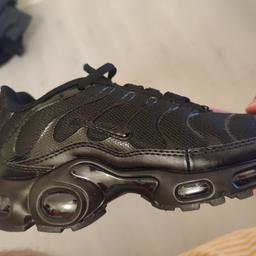 Brand new Nike TN Reps.

Bought these a size too small by mistake online. The website didn't allow exchanges so now have to sell them on.

Perfect copies of the originals. Absolutely no difference to originals. Well worth it for the winter months.