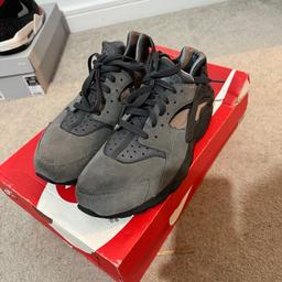 Nike Air Huaraches in Grey (Suede)
Size 8
£60