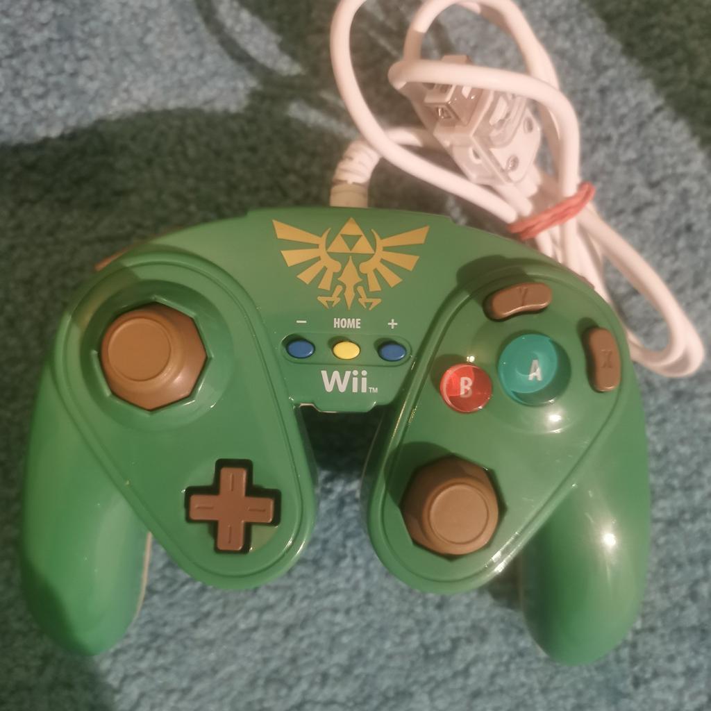 Controller has only been used a handful of times, tested and still working great, is in great condition cosmetically.

Can deliver through post for an extra fee of £3