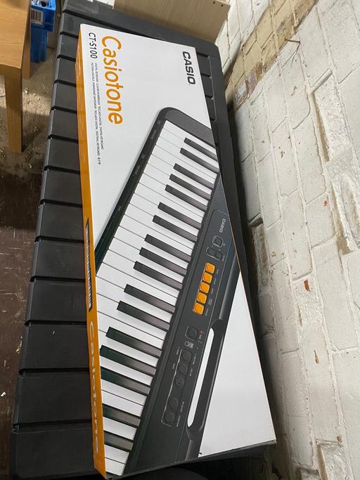 Buy & Sell Warwickshire Warwick - Photos for Casio CT-S100AD Keyboard and Headphones