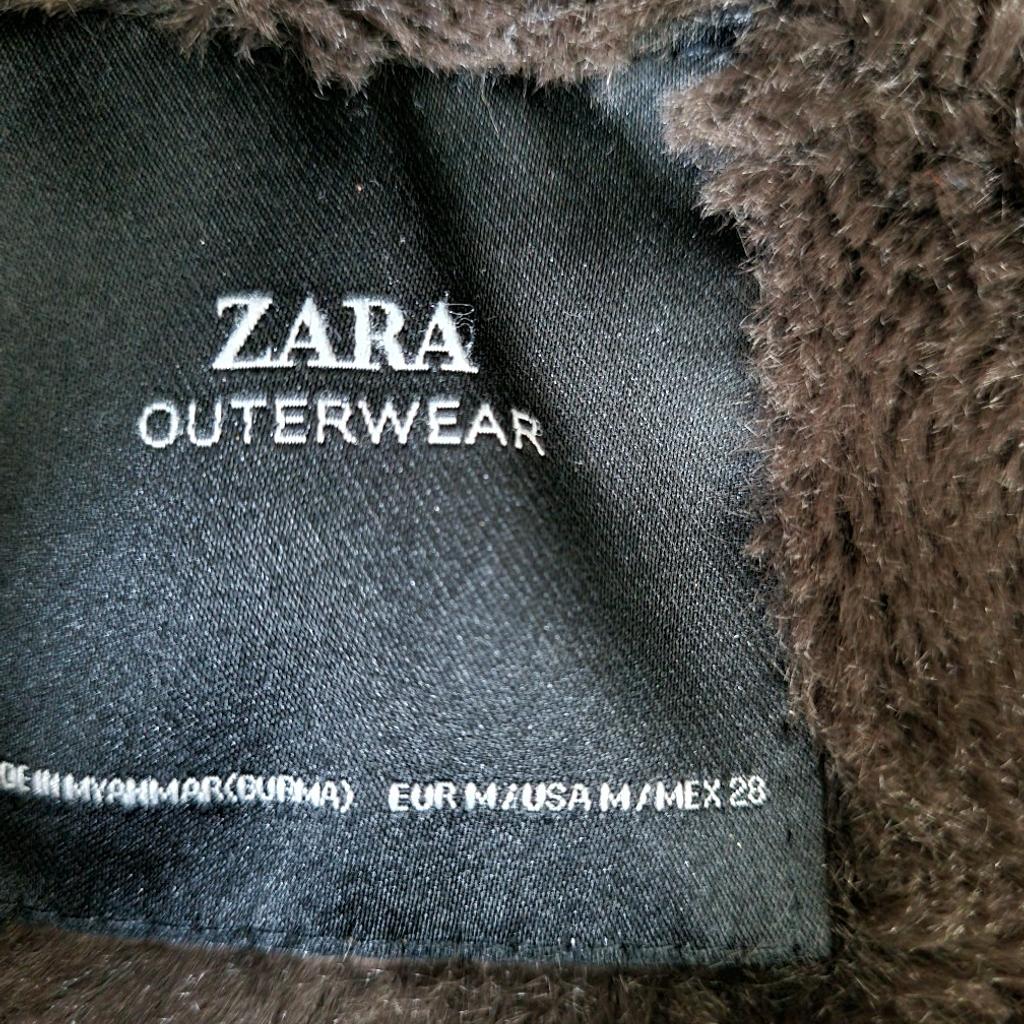 Ladies Zara coat size medium,in nice worn condition, zips all great. Detachable hood.