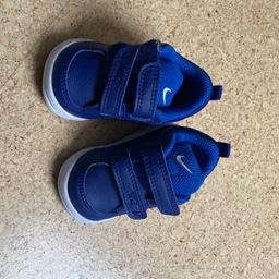 Verkaufe Baby Nike Schuhe in Größe 17 ungetragen