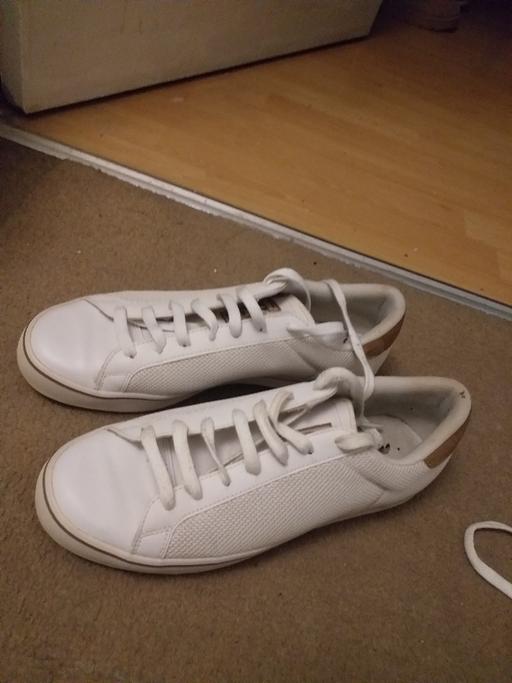 Buy & Sell East London Old Ford - East London - Photos for adidas white trainers 8 and a half 