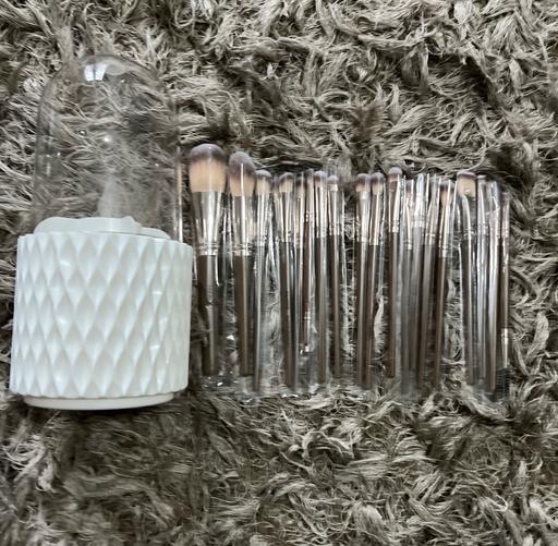 Buy & Sell Bristol Saint Judes - Bristol - Photos for Makeup holder with 20 pieces of brushes