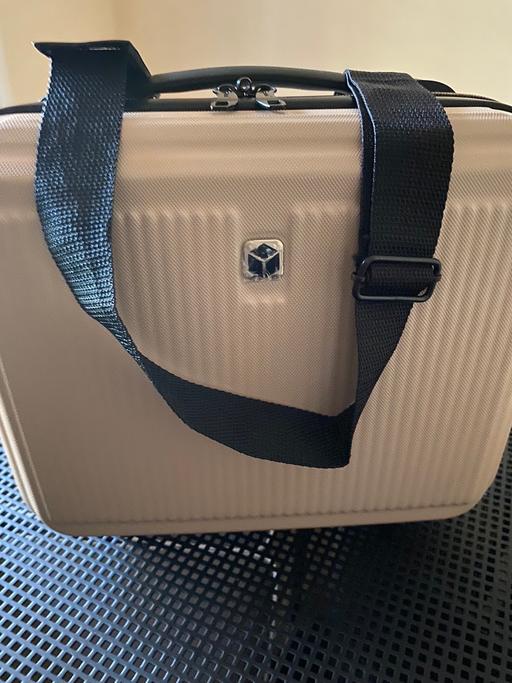 Buy & Sell North West London Hampstead - North West London - Photos for Vanity case