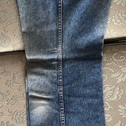 Vintage men’s wrangler jeans, made in Scotland, cotton.
32 leg.