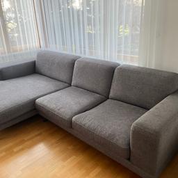 Verkaufe unsere sehr hochwertige Couch bzw Ecksofa von nobonobo, sehr bequem und weich, mit Federfüllung. Maße : 305 cm breit, 100 cm und 170 cm tief , Sitzhöhe 38 cm, Neupreis lag bei 3.800 Euro vor drei Jahren.