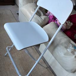 Durable and sturdy foldable high stool ideal for use around a bar or kitchen island.