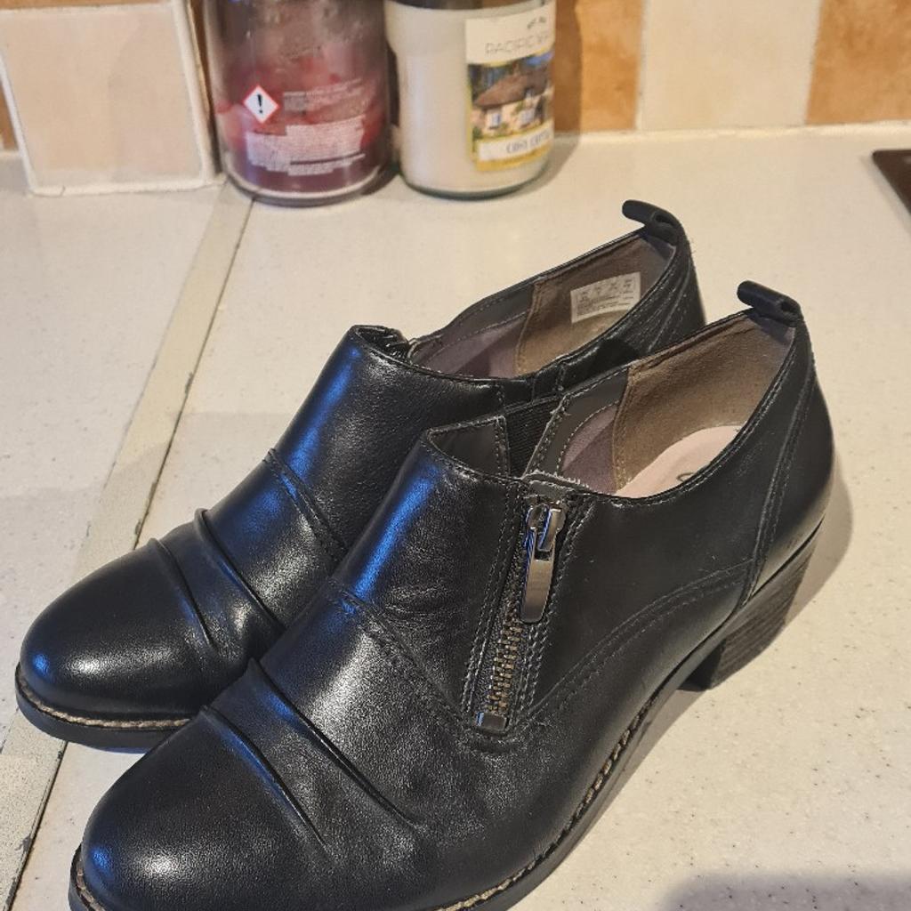 Clarks Softwear mid heel shoes. Work hospital holiday hotel uk4.5 wide fit. Excellent condition 1st 2c will buy option. Leather upper. Superb quality from a well trusted brand. See photos for condition size flaws materials etc. I can offer free local delivery within five miles of my postcode. Cash on collection with try before you buy option. Postage is £4.55 via Royal Mail. Listed on five other sites so it may end abruptly. Don't be disappointed. Any questions please ask and I will answer asap.