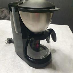 biete Kaffeemaschine von Braun.kaum benutzt wegen Neuanschsffung von Kaffeevollautomat zu verk.