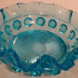 Small vintage electric blue glass dish. Approximate measurements are 12.5 cm diameter and 4 cm high.
It is in very good condition and see also the photograph which form part of the description.
Collection from Harlington near Heathrow with cash on collection please.