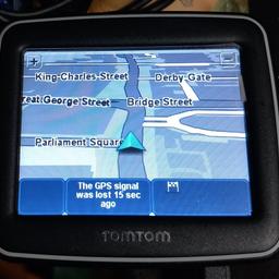 tomtom 1ex00 sat nav
fully working. have windscreen mount. no cables. I tested with my stock cable. in great condition. see images for details. combined post available.