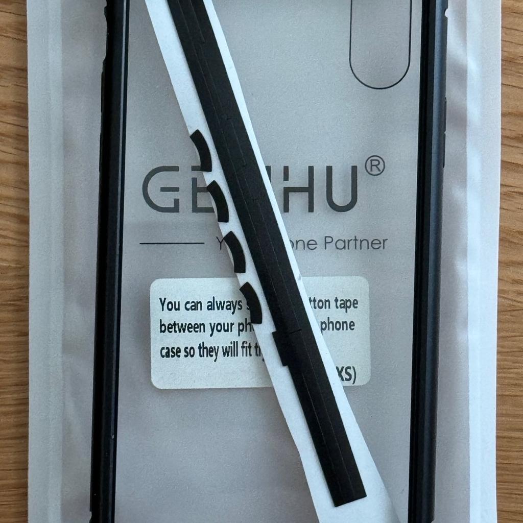 Ich biete hier ein Apple iPhone XS, 512GB mit allem Originalzubehör.
-	Ladekabel (siehe Bild)
-	Kopfhörer (siehe Bild)
-	Originalverpackung (siehe Bild)
Zusätzlich:
-	Panzerglas (ist auf dem Display)
-	2 x Hülle
Der Akku wurde vor ca. 1 Jahr gewechselt bei Hamburg4

### KEIN VERSAND ###