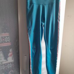 sport leggings size S from Nike have some marks can be seen in the picture otherwise its in good condition pick up or I can post