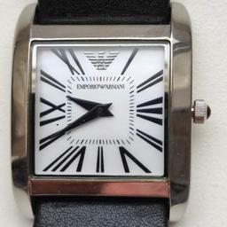 Damen Uhr
Glas 25x25mm
Neue Batterin
Armband gebracht
Keine Garantie
Keine Rücknahme