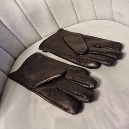 Herren Handschuhen, echt Schafleder, schwarz.
Größe L.
Original Preis 59,90 €
Neu und unbenutzt.

Versand gegen Aufpreis