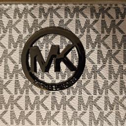 MK Purse White/Grey
Brand New/Unused but tags removed.