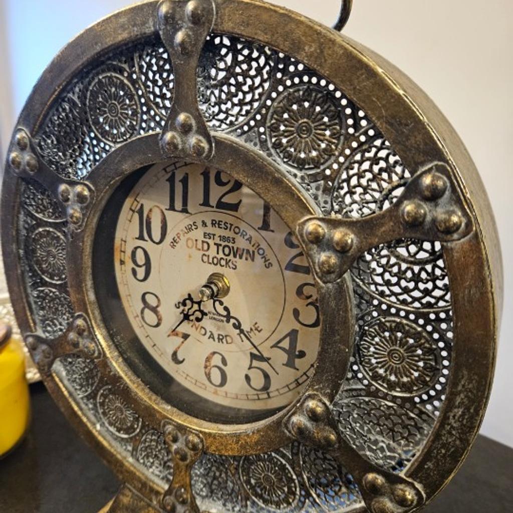 This absolutely amazing freestanding clock would make a great feature in your room. With its elegant detail and rustic colour, it blends in with any colour.

Don't delay your purchase. Once it's gone, it's gone!
