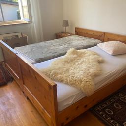 Altes Schlafzimmer, 2 Betten inkl Federkernmatratzen und Federlattenrost( absolut toller Schlafkomfort),2 Nachttische, Kommode