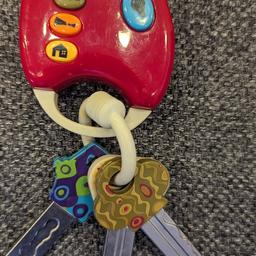 Kinderschlüssel wie echt mit B.Toys Spielzeugschlüssel Geräusche
Marke: B.Toys
Top Zustand , siehe Fotos

Versand möglich
Verkaufe noch weitere Artikel
Privatverkauf/ keine Garantie-Rücknahme