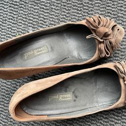 Pumps von Paul Green einmal in braun und einmal in violett. Gebrauchsspuren am Absatz. 
Jeweils für 25€ zzgl. Porto.