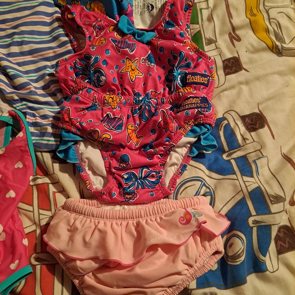 Baby swimming bundle includes reusable swimming nappies, swimming costumes, sun suits and arm bands.

Collection only Feltham tw14

£5.00 for whole bundle

Ages from 6 months upwards
