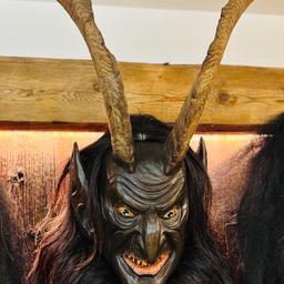 Verkaufe Krampus Maske Loavn Perchten Percht Toifel Toifi Tuifl Teufel
Echtes Bockhorn montiert mit Ziegenfell