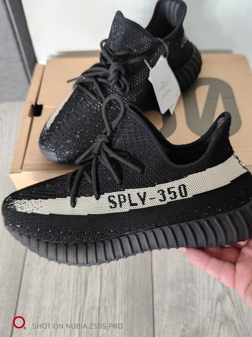 Buy & Sell South East London Tulse Hill - South East London - Photos for Yeezy Boost 350 V2 Oreo' UK 8