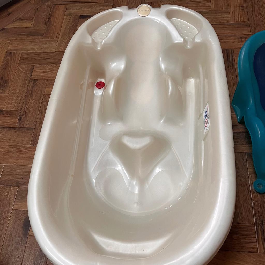 Free Mamas and Papas double sided baby bath in BB8 Pendle für gratis ...