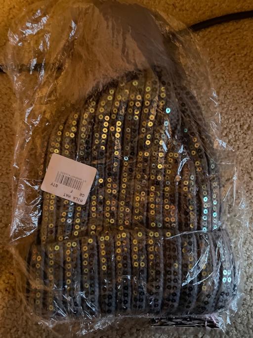 Buy & Sell Lancashire West Lancashire - Photos for Grey sparkly Bobble hat