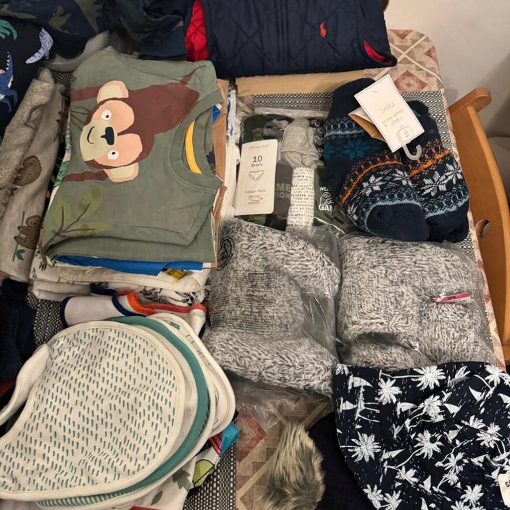 I have boys clothes 2 full bags age from 2 and 3 years old, hardly worn from h&m zara and Mark's and Spencer some are brand new

Tops
Full suits
Jumpers
Cardigans
Jeans
Joggers
Bibs
Sliper boots
Tshirts
Pjs
Ralph Lauren Gillet
Coat
Hats n scarf
New slippers boots.

£30 each bag or £40 or both

Make me an offer