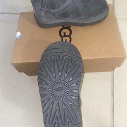 Kids Grey Ugg
In really good condition
Collection only 
Cash payment only
