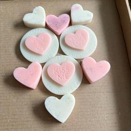 Valentines 💌 Mother’s day/any occasion wax melts
Prices start from £1 (2 hearts)
Squares £3. Mom snap bars £3
Any fragrance any colour
Different moulds such as Butterfly/pigs/owls/ please ask
Hampers from £12, boxes from £12, last few photos show what’s inc.
Possible free delivery around WS8 Brownhills area (Min spend £12)
No Posting, dues to possibility of items getting broken in transit.