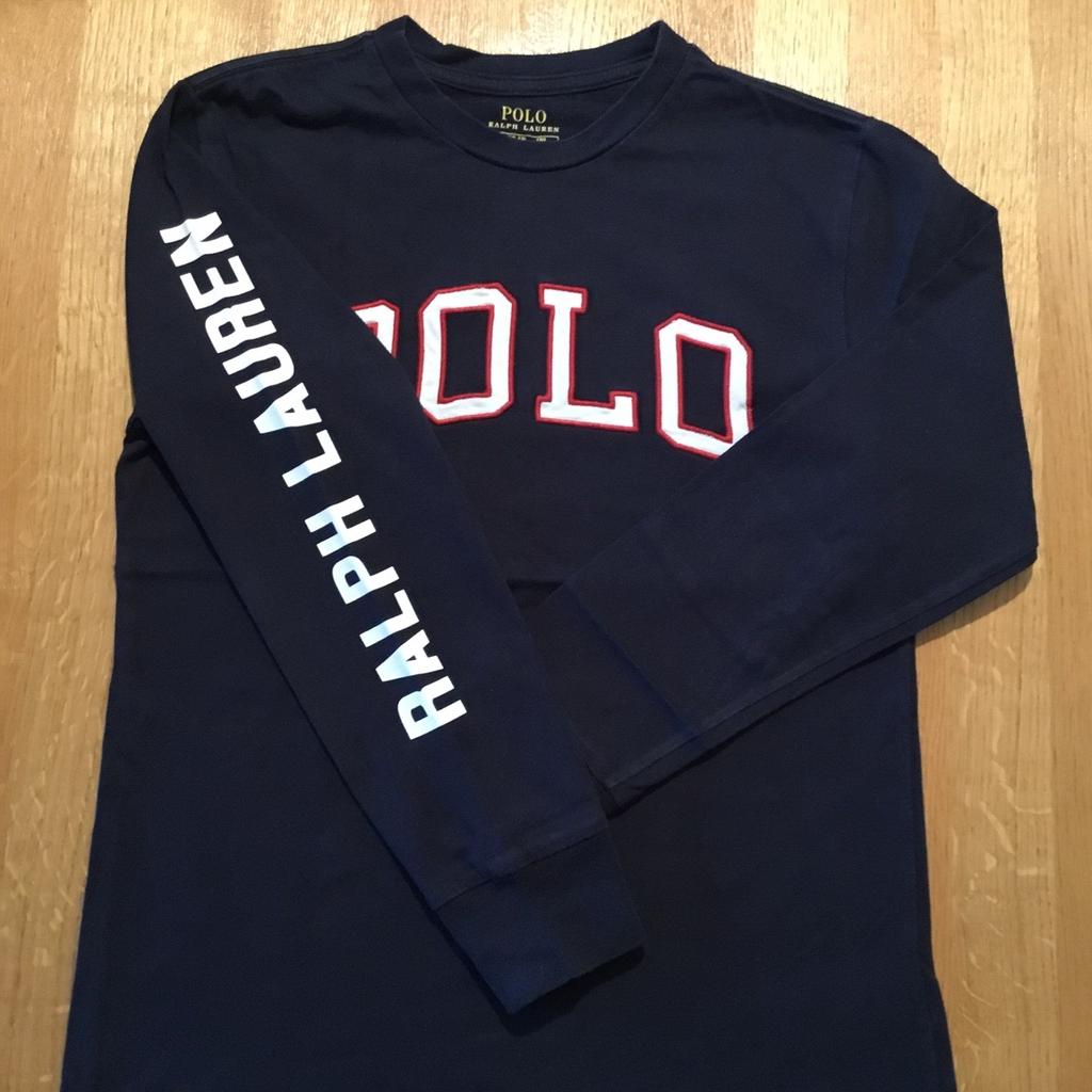 Langärmeliges Shirt von Polo Ralph Lauren in dunkelblau.

Das Shirt ist in einem sehr guten Zustand.

Größe M/10-12