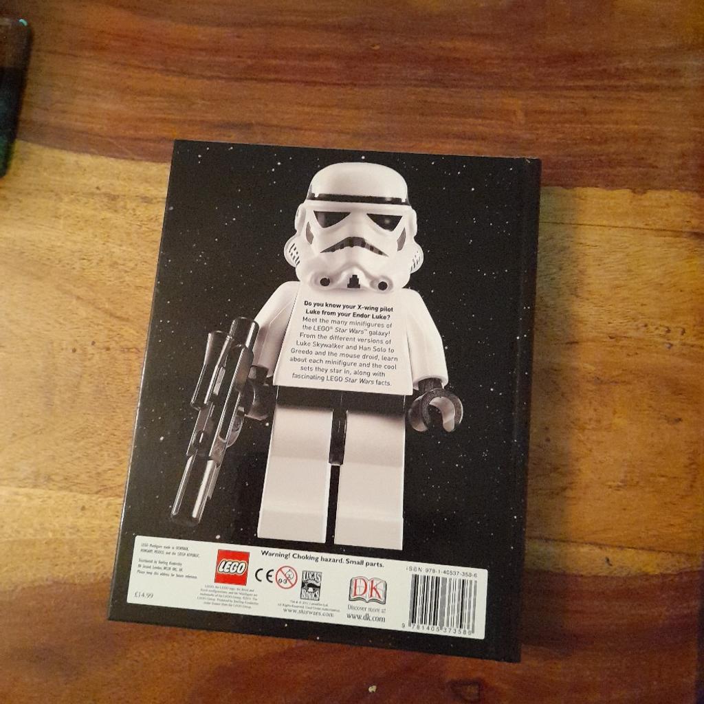 Lego character encyclopaedia of starwars featuring over 300 characters, comes with Han solo minifigure ,