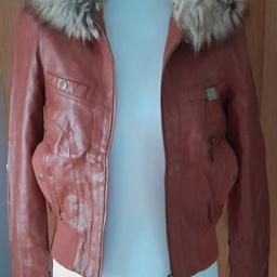 Lovely Lipsy Jacket
Been Worn Once
In excellent condition Like New
Size 10
Collection Tingley Wakefield WF3 1QB