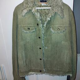 Brand new never worn lovely D&G jacket, real fur. Very stylish and still over £500 RRP.
Can post but I prefer to be collected in person from Worcester, WR51 area.
More pictures on request.