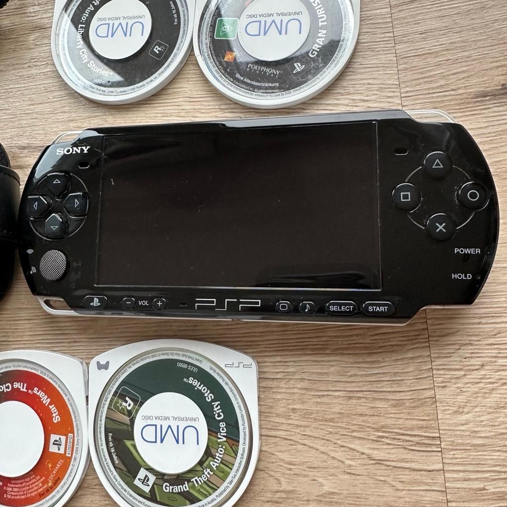 PlayStation portable PSP 3004 mit Spielen & Zubehör
Versand gegen Aufpreis möglich.
Keine Garantie und kein Umtauschrecht!