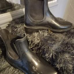 ladies welly boots buyer to collect