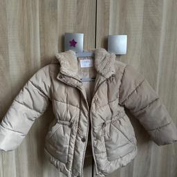 Warme Winterjacke von Zara in der Größe 116.