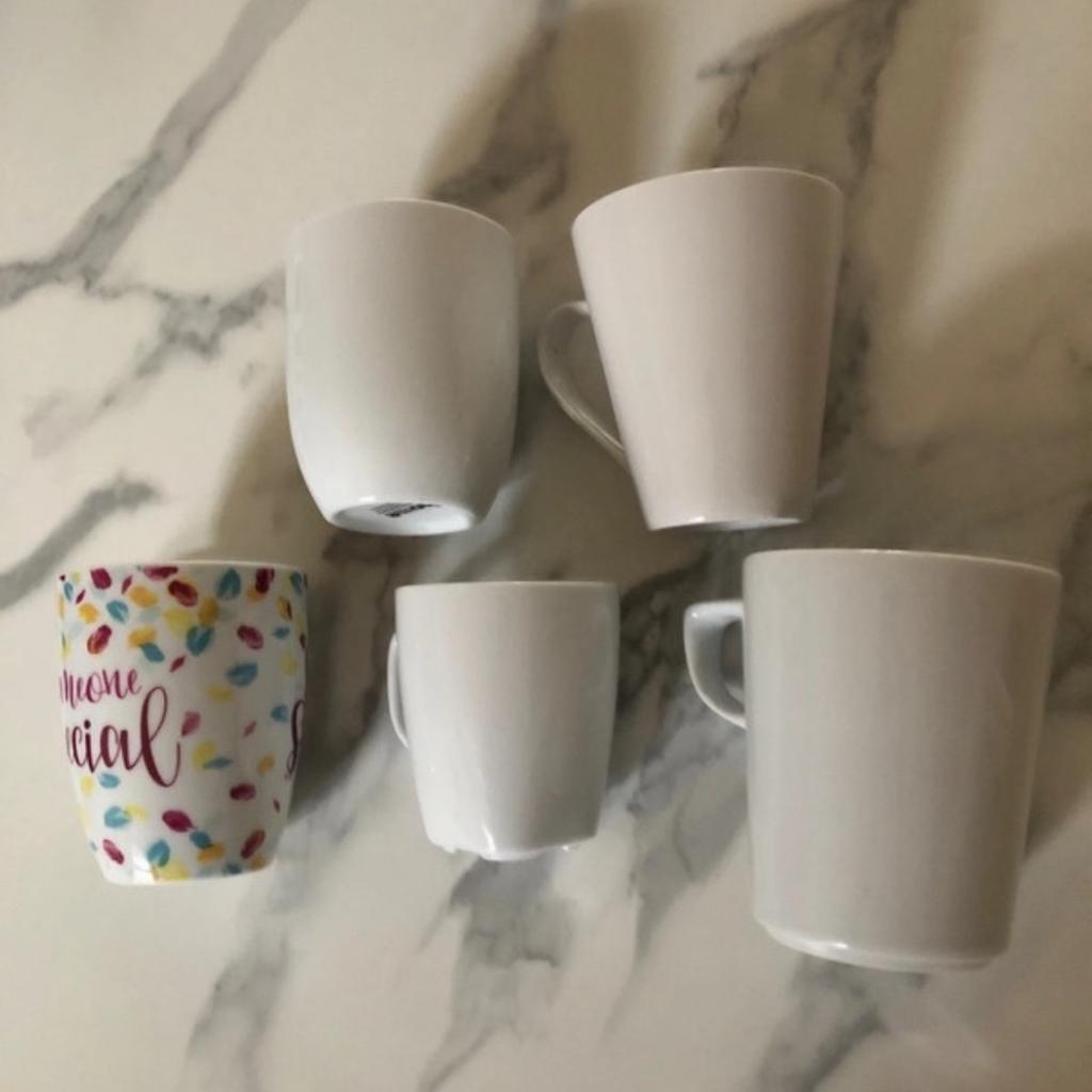 Job lot of cups, mugs. In pristine, shop bought condition