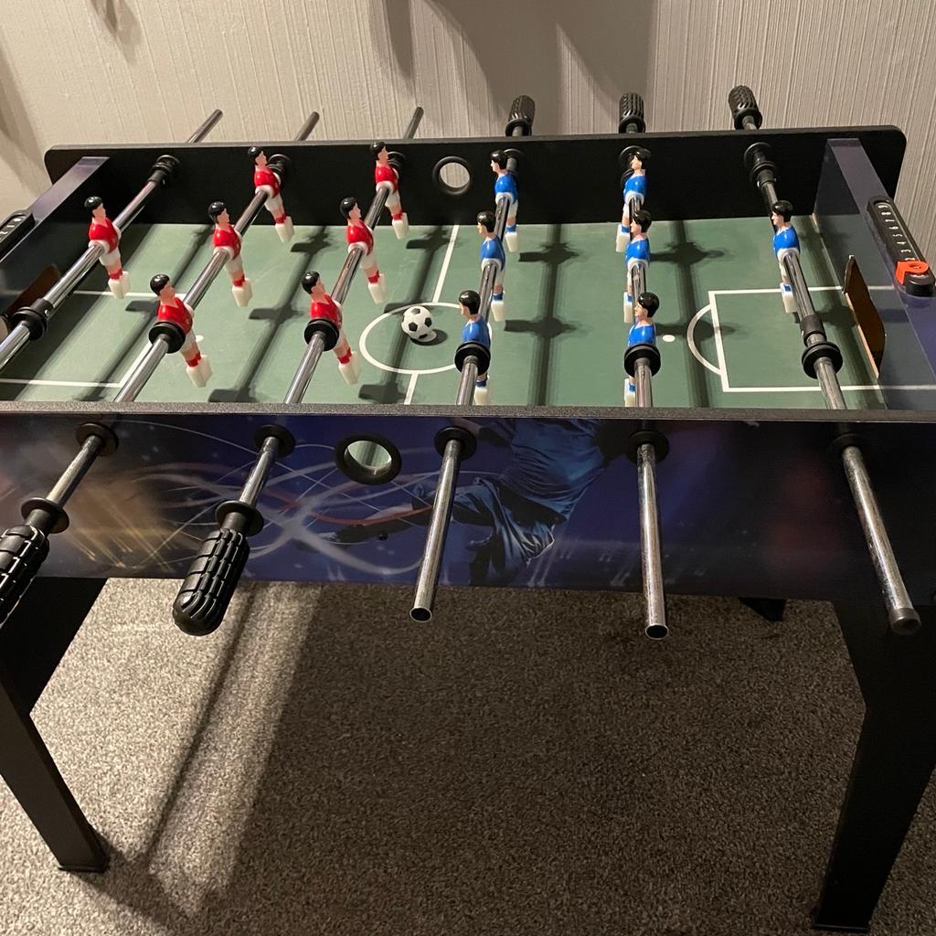 Kids football table, hardly been used due to downsizing. Excellent condition.
20inch wide
37inch long
27 inch height