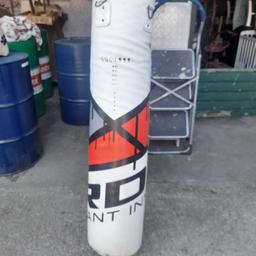 PUNCH BAG IN USED CONDITION TEXT ME FOR MORE INFO PICK UP ONLY SOLD AS SEEN.COLLECTION IS S7 2BL