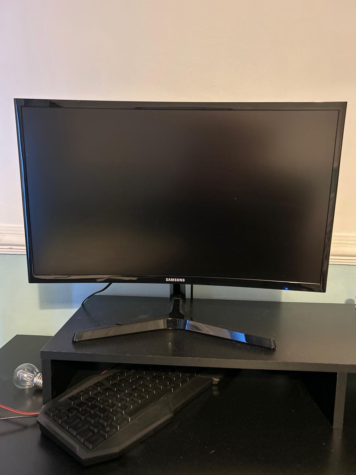 Samsung Curved Computer Monitor in L14 Liverpool für 100,00 £ zum ...