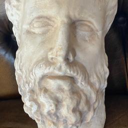 Large Vintage Wall Plaster Bust Of Zeus 38cm X 23cm
I have used it hung on the wall. Very impressive large plaster head of Zeus.
Nice aged look and beautiful interior design piece. I also have a plaque of  Aphrodite on another listing 
This is a heavy piece and does show age and patina to it
Please see photos for description 
Viewing welcome